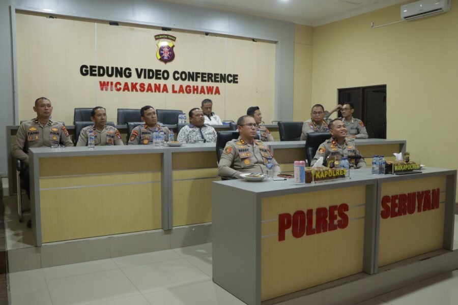 Zoom meeting kapolres seruyan